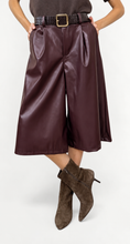 Cargar imagen en el visor de la galería, Pantalón BERMUDA BURDEOS