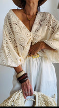 Cargar imagen en el visor de la galería, Blusa CROCHET BONIT