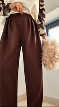 Cargar imagen en el visor de la galería, Pantalón CONFY PINZAS
