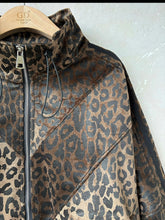 Cargar imagen en el visor de la galería, Chaqueta HILL
