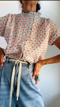 Cargar imagen en el visor de la galería, Camisa CORAZONES
