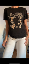 Cargar imagen en el visor de la galería, Camiseta VIENA
