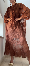 Cargar imagen en el visor de la galería, Vestido MULTIPLE MARRON
