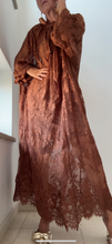 Cargar imagen en el visor de la galería, Vestido MULTIPLE MARRON
