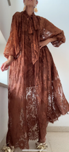 Cargar imagen en el visor de la galería, Vestido MULTIPLE MARRON
