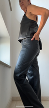 Cargar imagen en el visor de la galería, Pantalón POLIPIEL COSTURA
