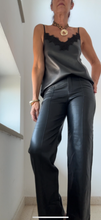 Cargar imagen en el visor de la galería, Pantalón POLIPIEL COSTURA
