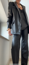 Cargar imagen en el visor de la galería, Chaqueta POLIPIEL COCO
