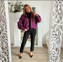 Cargar imagen en el visor de la galería, Chaqueta BOMBER BUGANVILLA

