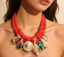 Cargar imagen en el visor de la galería, Collar CARACOLA
