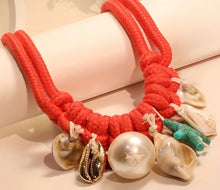 Cargar imagen en el visor de la galería, Collar CARACOLA
