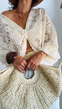 Cargar imagen en el visor de la galería, Blusa CROCHET BONIT
