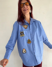 Cargar imagen en el visor de la galería, Camisa ESCUDOS

