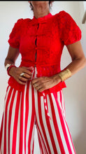 Cargar imagen en el visor de la galería, Camisa ROJA ENCAJE
