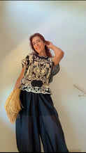 Cargar imagen en el visor de la galería, Camisa TOP CROCHET
