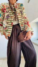 Cargar imagen en el visor de la galería, Chaqueta FLOR BOTON

