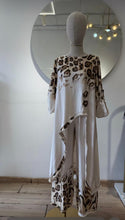 Cargar imagen en el visor de la galería, Conjunto ANIMAL PRINT HUESO

