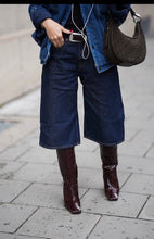 Cargar imagen en el visor de la galería, Pantalón BERMUDA JEAN
