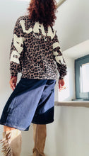 Cargar imagen en el visor de la galería, Sudadera ANIMAL PRINT
