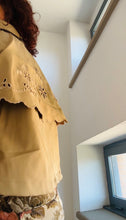 Cargar imagen en el visor de la galería, Chaqueta GABARDINA JOYA
