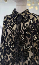 Cargar imagen en el visor de la galería, Camisa JOYA
