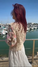 Cargar imagen en el visor de la galería, Chaqueta CROCHET FLOR
