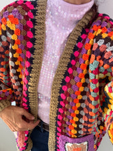 Cargar imagen en el visor de la galería, Cárdigan CROCHET MULTICOLOR
