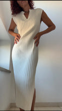 Cargar imagen en el visor de la galería, Vestido BEIGE
