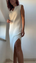 Cargar imagen en el visor de la galería, Vestido BEIGE
