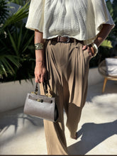 Cargar imagen en el visor de la galería, Pantalón PINZAS CAMEL
