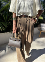 Cargar imagen en el visor de la galería, Pantalón PINZAS CAMEL
