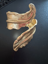 Cargar imagen en el visor de la galería, Brazalete HOJAS
