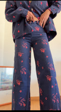 Cargar imagen en el visor de la galería, Pantalón BORDADO FLUOR
