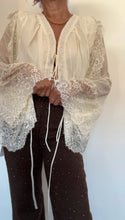 Cargar imagen en el visor de la galería, Camisa BOHO BLANCA
